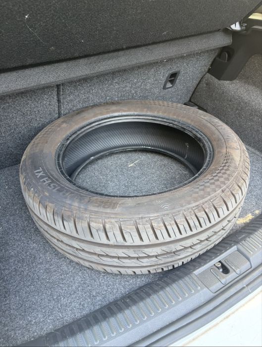 Pneu 185/60 R15 XL em ótimo estado