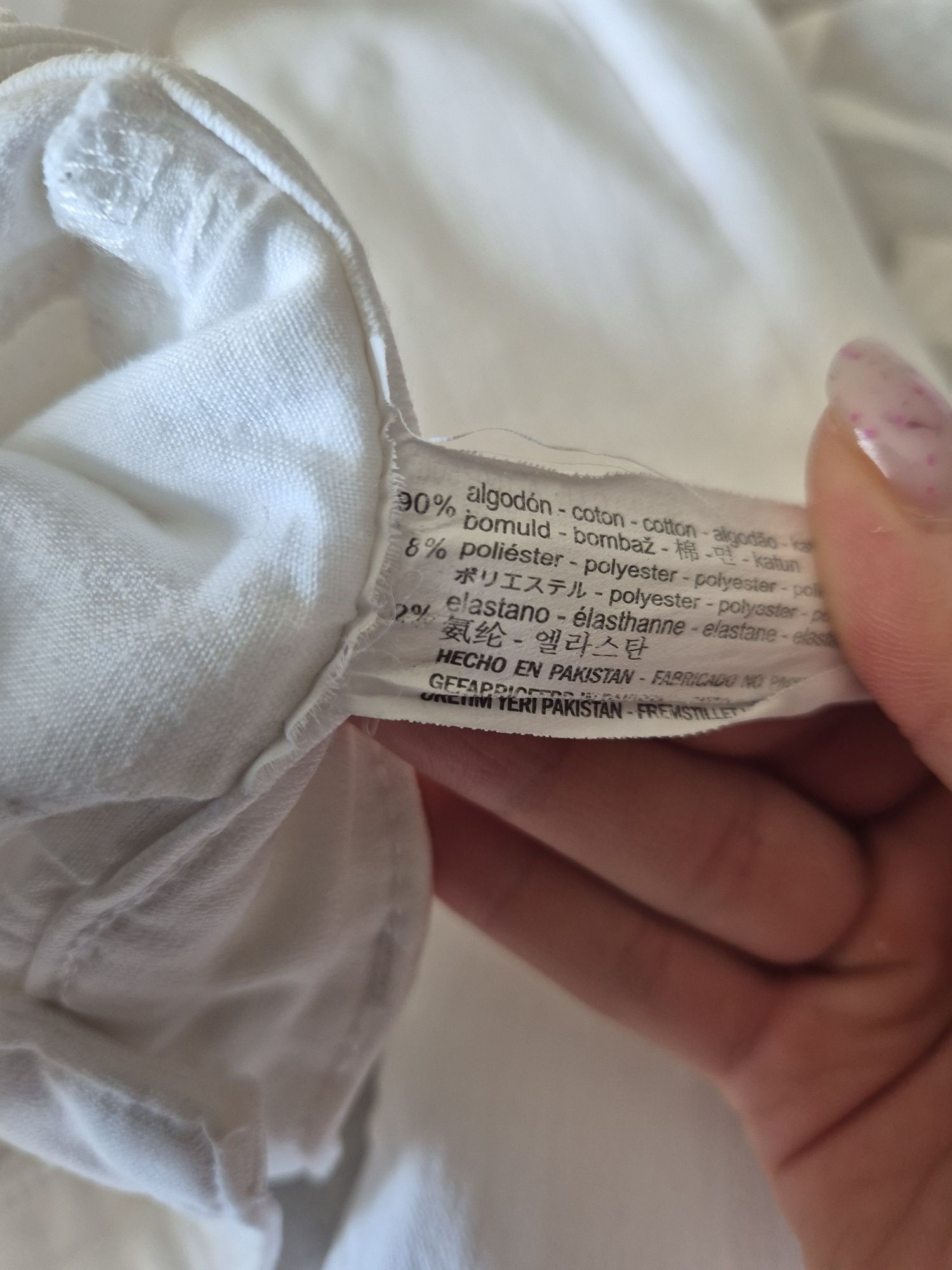 Białe bawełniane spodnie rurki Zara w rozmiarze 32 XXS