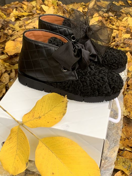 Ботинки из каракуля