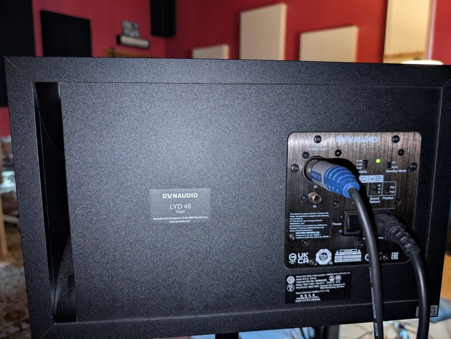 Monitores Dynaudio LYD-48