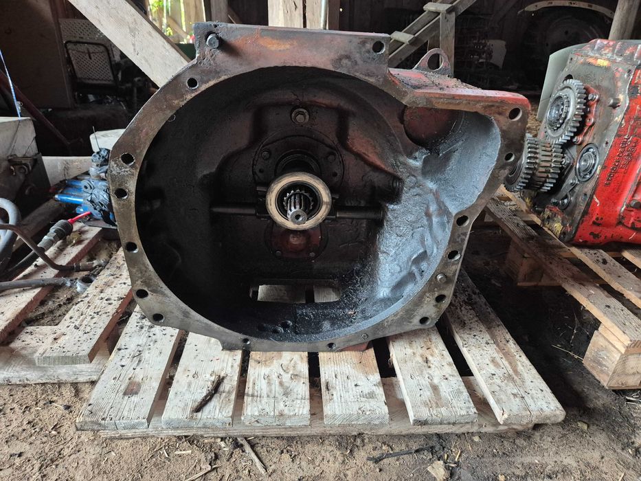 Skrzynia pośrednia mtz 82