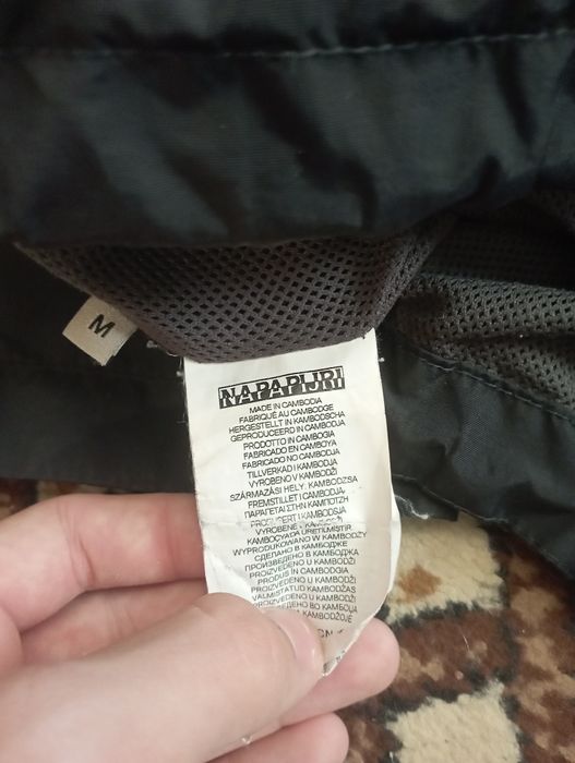 анорак напапірі в хорошому стані