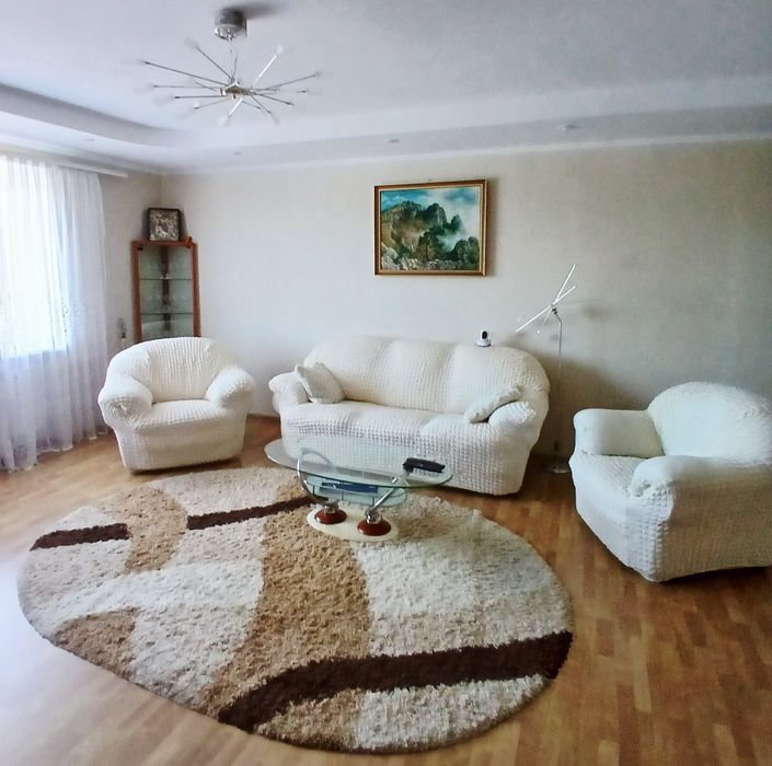 Оренда великої 3к квартири в елітному будинку