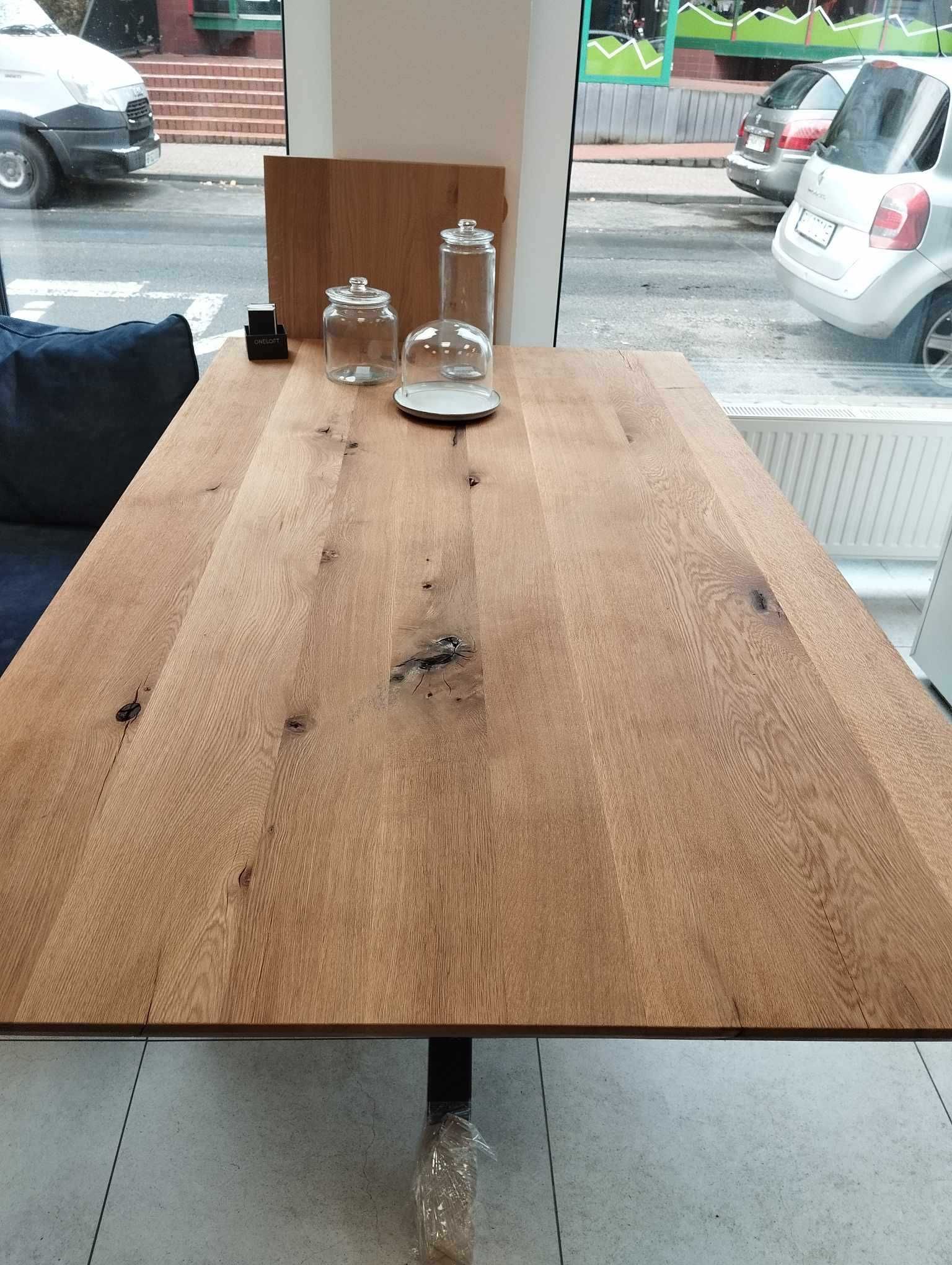 Stół dębowy w stylu loft, na podstawie typu pająk