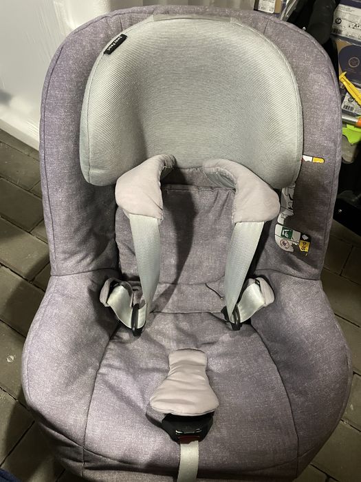 Fotelik samochodowy z baza isofix