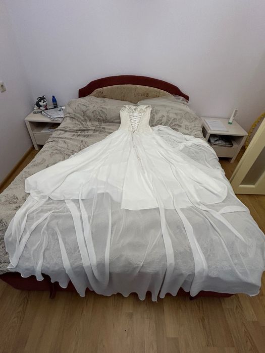 Весільна сукня Ariamo, 40-42 р, фата в подарунок, без торгу