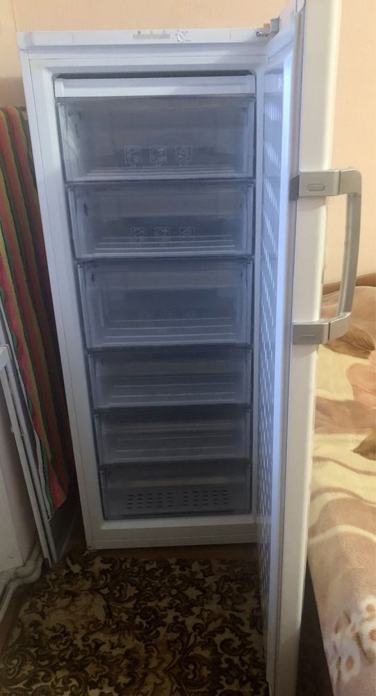 Продам Морозильну камеру BEKO в хорошому стані