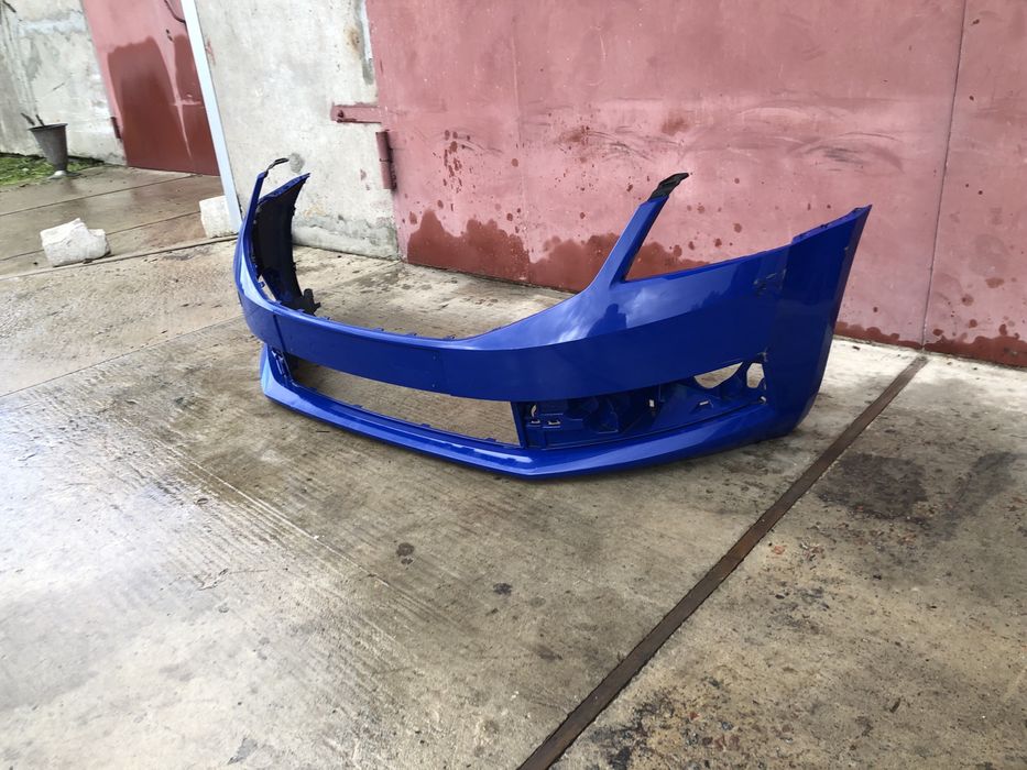 Бампер Решітка бампера Шкода Октавія А7