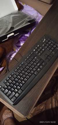 Клавиатура проводная на тюльпане.