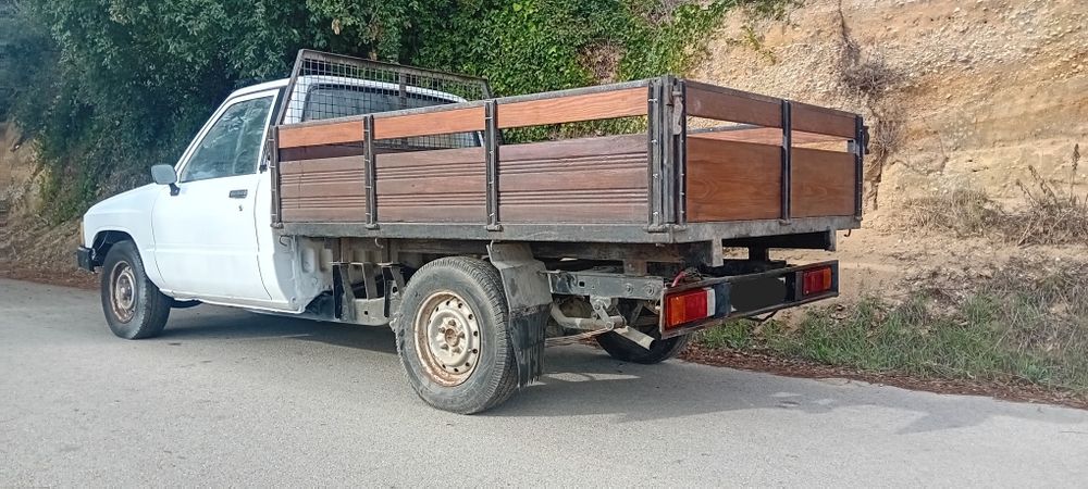 toyota hilux 2.4