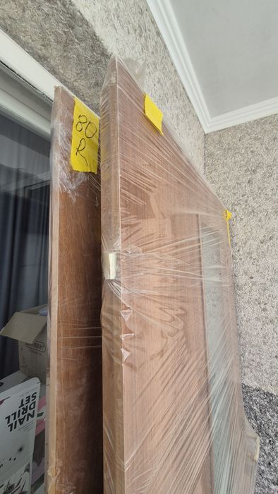 Двері4 шт.нові з коробками,лиштвою,ручками,та завісами,повний комплект