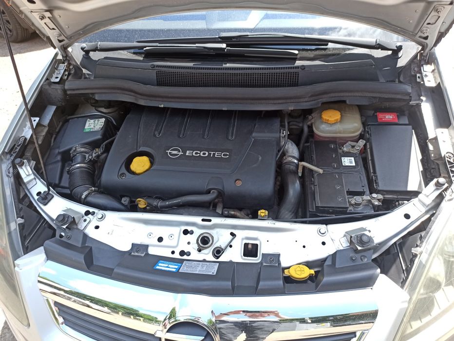 Opel Zafira B, Опель Зафіра Б