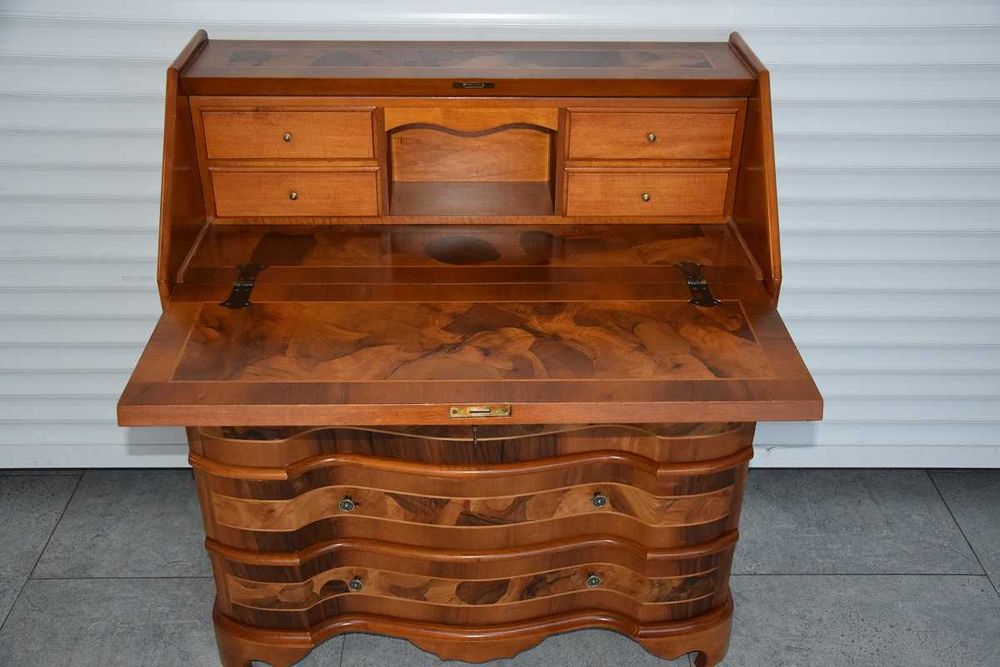 sekretarzyk z drewna orzechowego - jak nowy