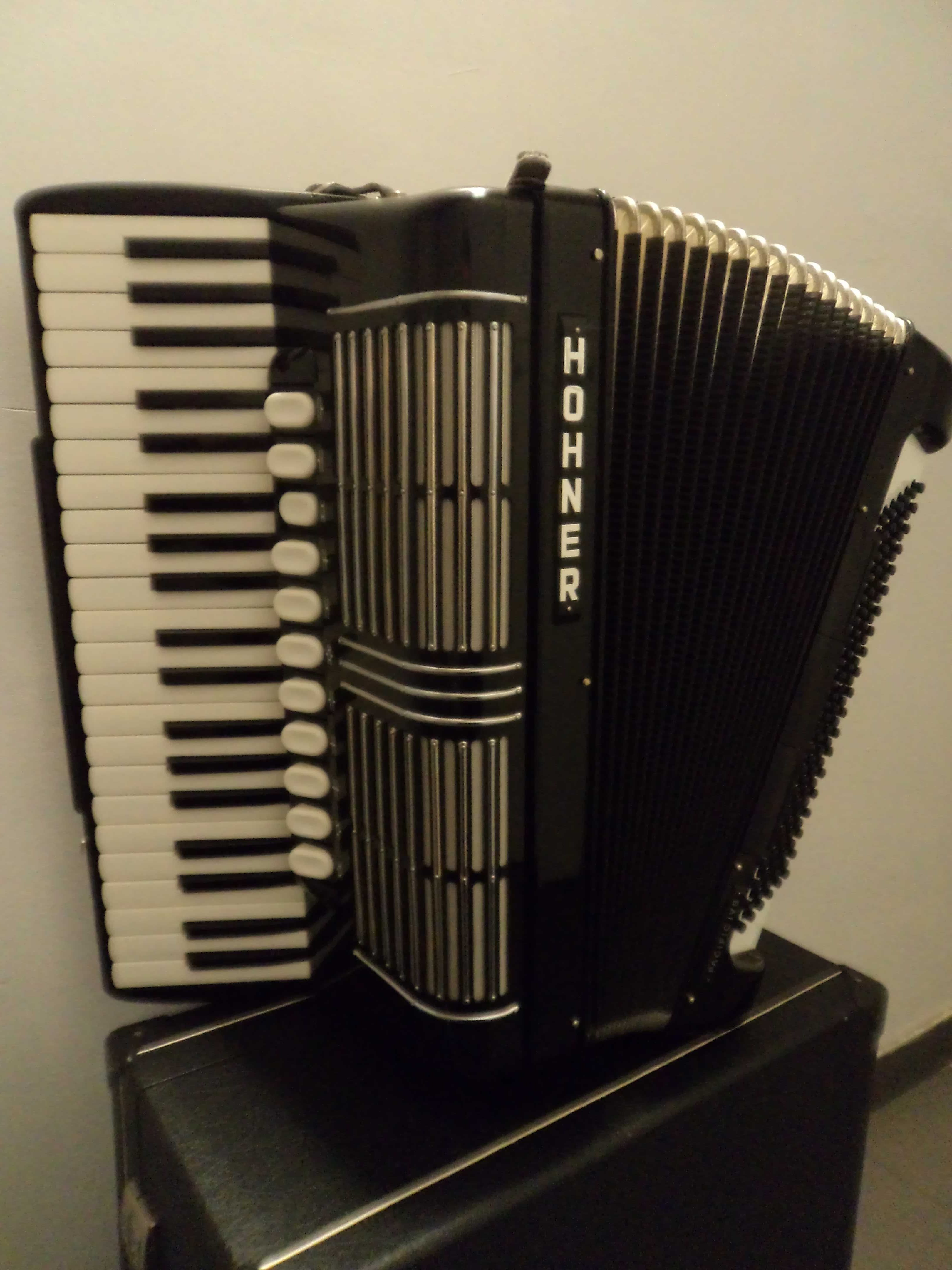 Akordeon Hohner 120 basów