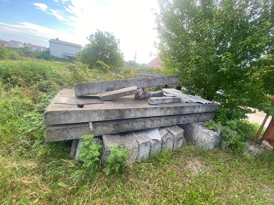 Бетонні блоки, балки, кільця криничні