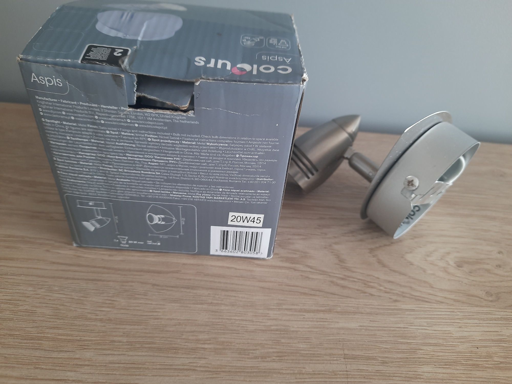 Lampa halogenowa kinkiet