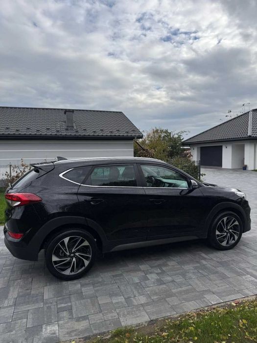 Hyundai Tucson 2016 2.0 ДИЗЕЛЬ АВТОМАТ