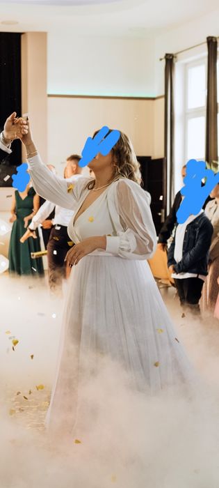 Suknia ślubna brokatowa