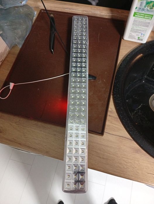 Продам светильник лёд на 90 элементов.