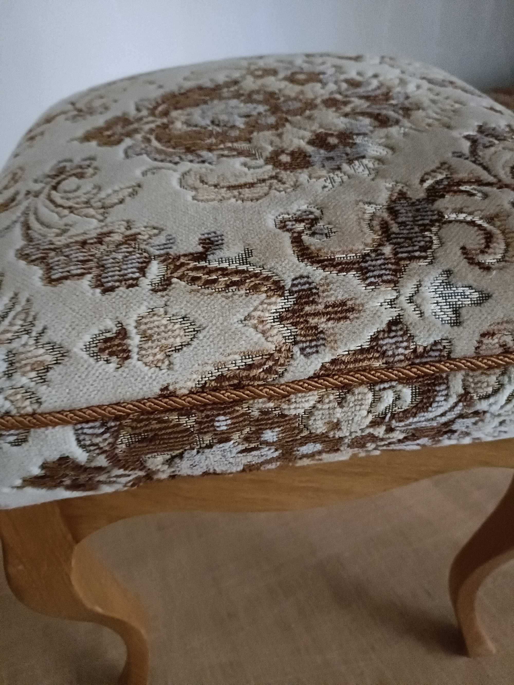 Taboret, pufa Ludwikowska