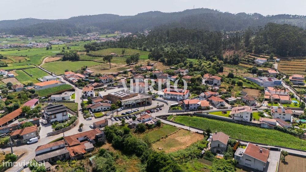 Moradia para Remodelar com Terreno de 2.192m2 – Alvelos