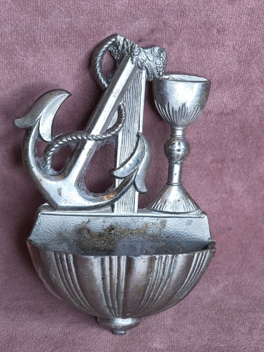 Stara kropielnica naścienna z kotwicą 193