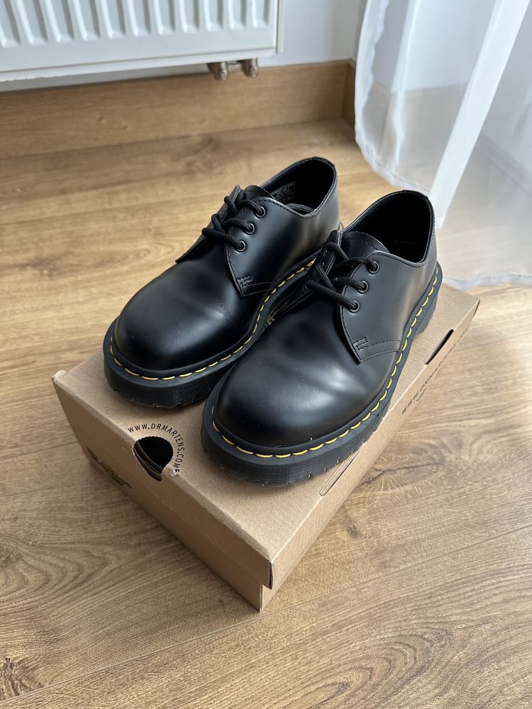 buty martensy czarne