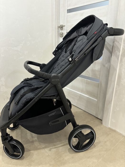 Прогулочна коляска