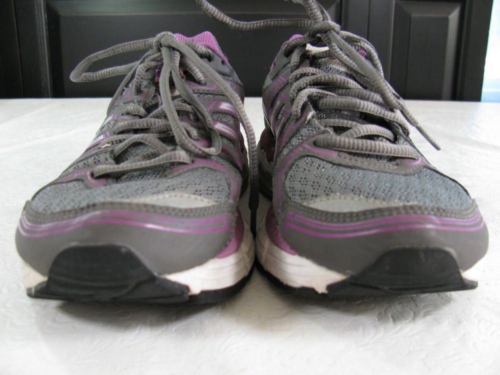 Asics кросівки жіночі