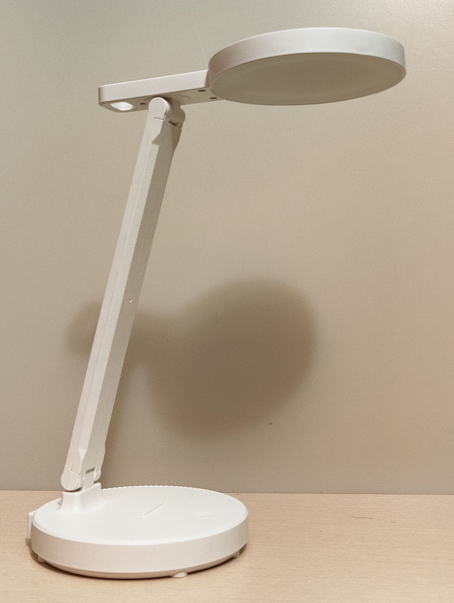 Настольная Led лампа с аккумулятором