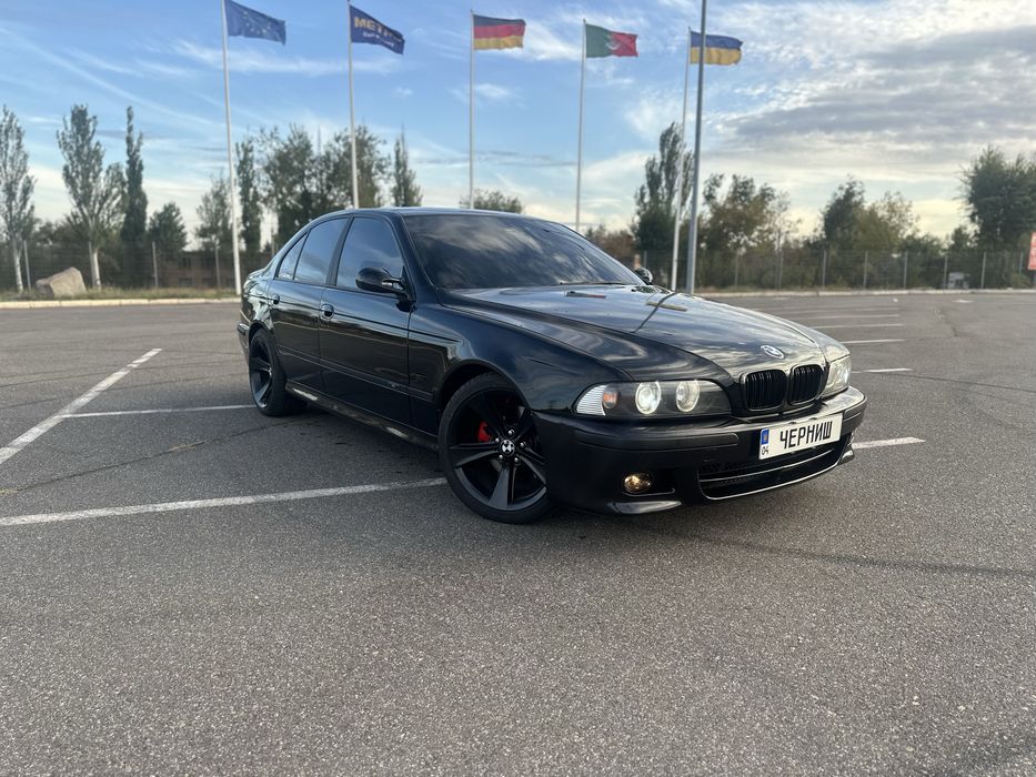 Продам BMW E39 535i v8