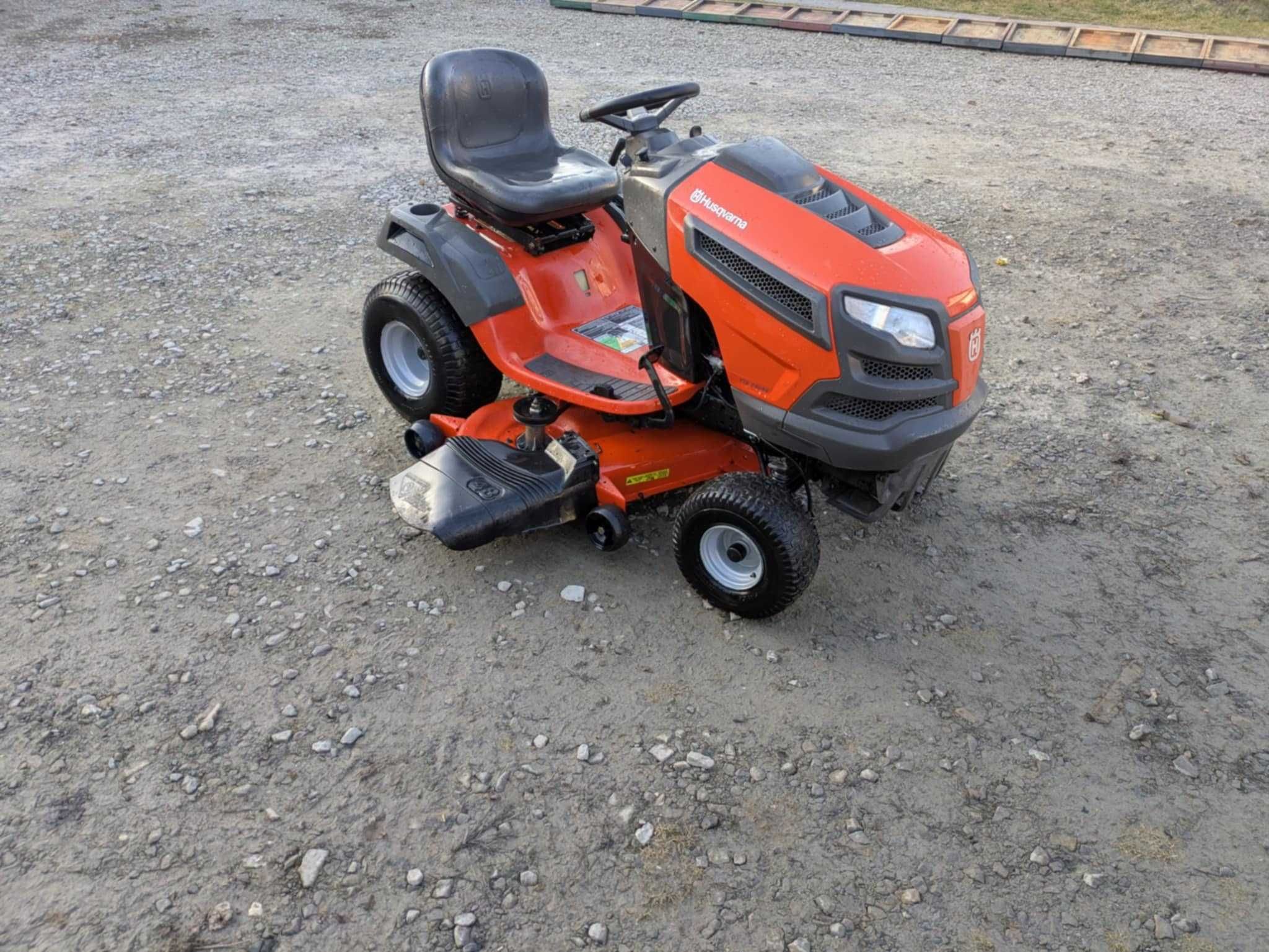 Kosiarka traktorek Husqvarna YTA 24V48 24KM V2  Briggs Hydro Tempo 130