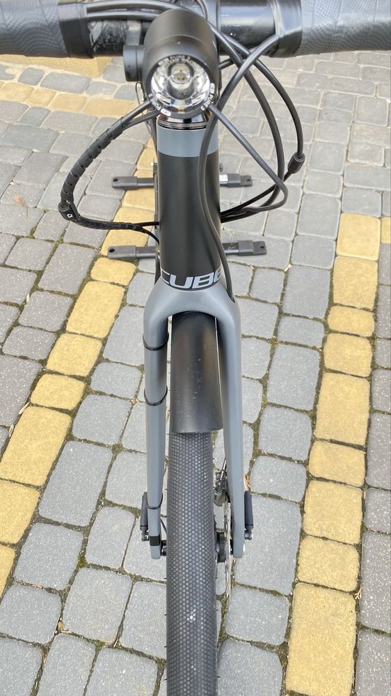 Grawel Cube nuroad race fe na 105 rama M polecam