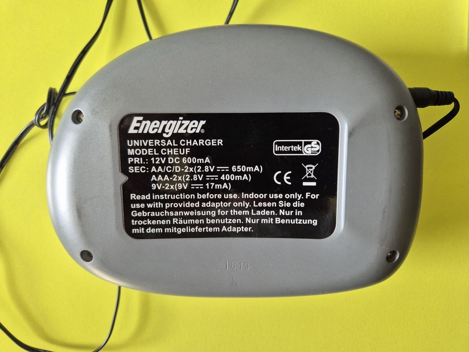 Ładowarka Energizer model CHEUF