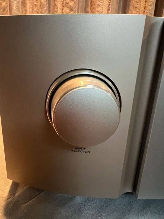 Интегральный усилитель Marantz PM10