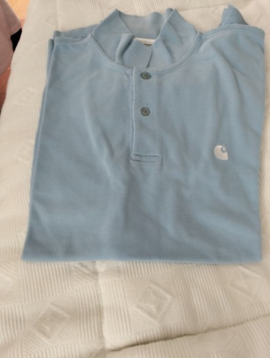 Polo da marca Carhartt sem uso