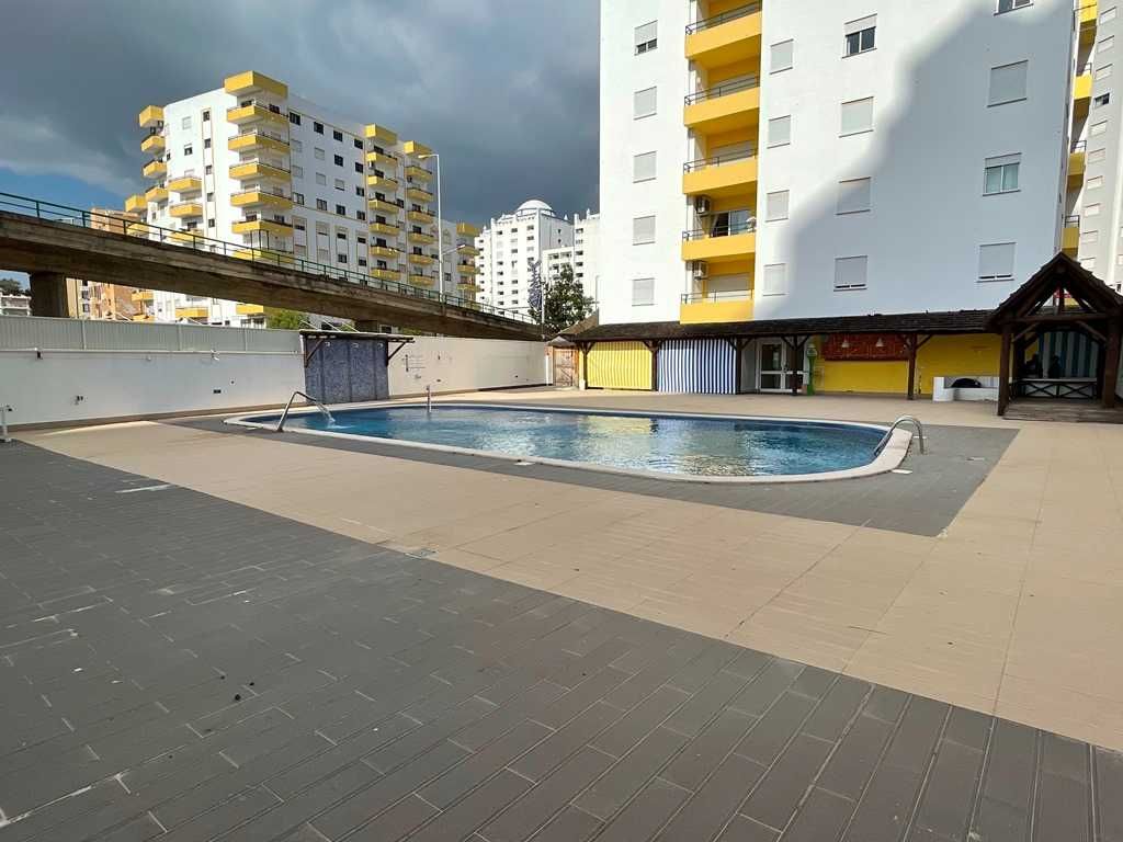 JUL/SET - T1 Praia Rocha (Piscina + Garagem) – 200m da praia a pé
