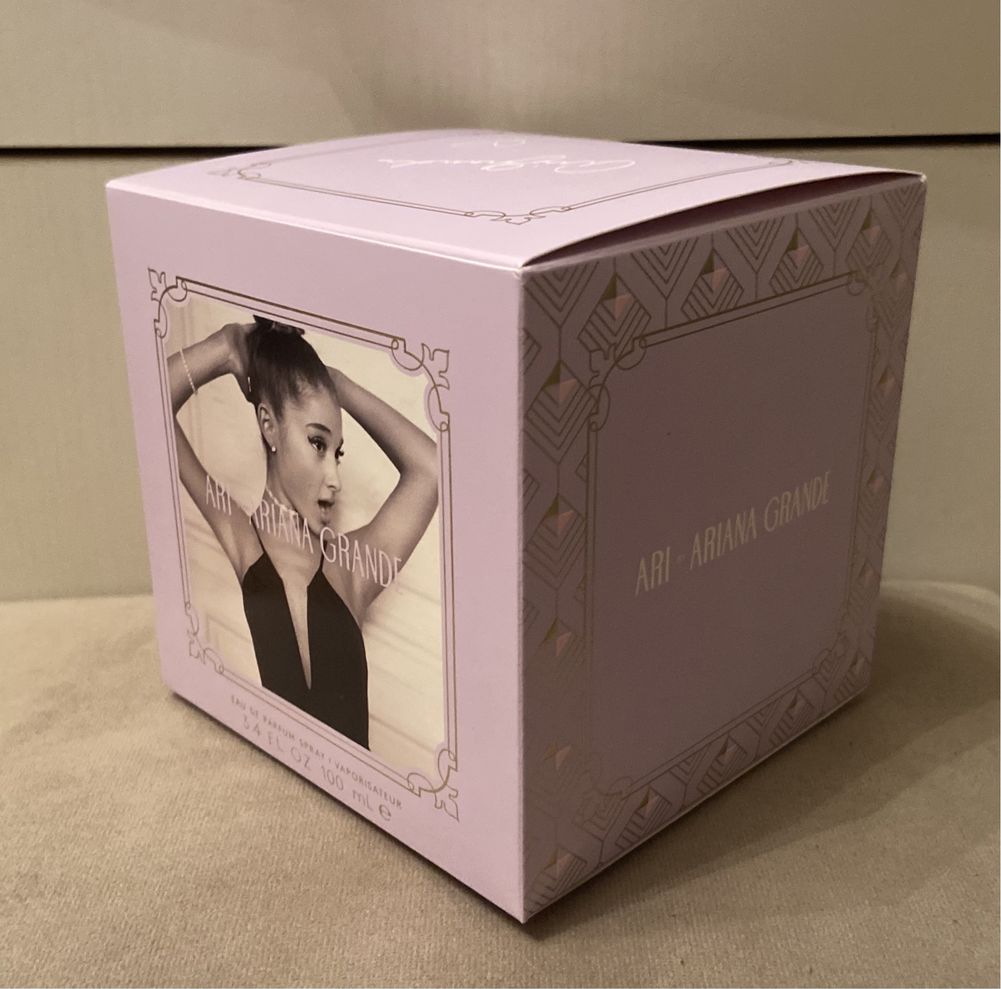 Puste opakowanie/ kartonik po perfumach Ariana Grande Ari 100 ml