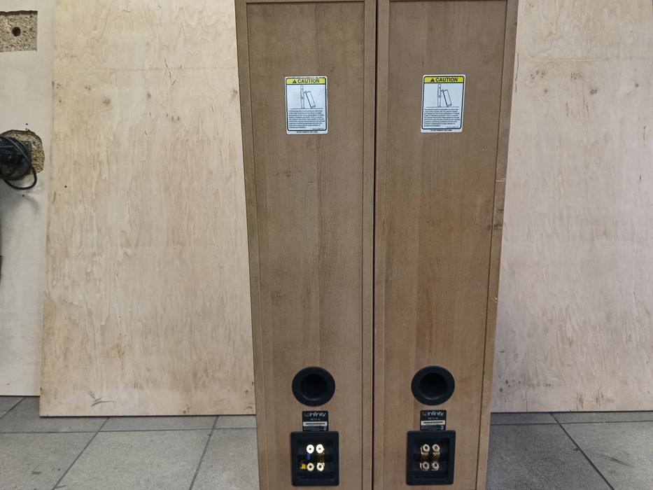 Kolumny podłogowe renomowanej amerykańskiej firmy infinity model Beta