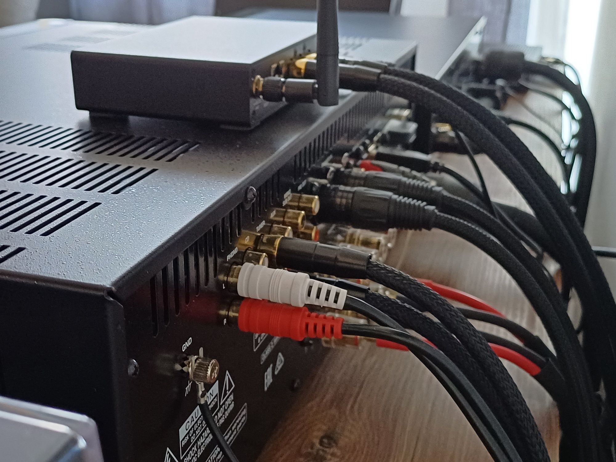 Rotel RA-1572 MK2 + Gratis Streamer Taga Harmony 10B