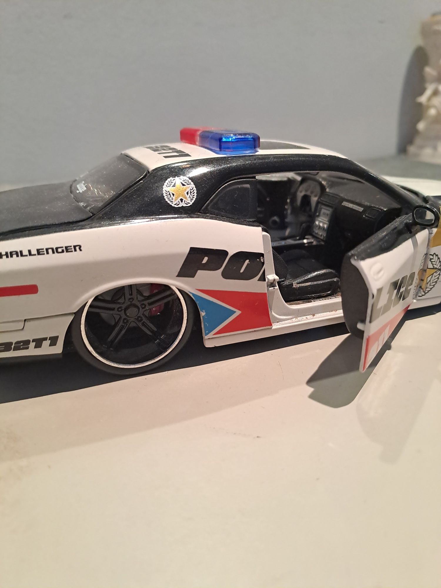 Миниатюра Dodge Challenger Police 911 Масштаб 1:24 Maisto