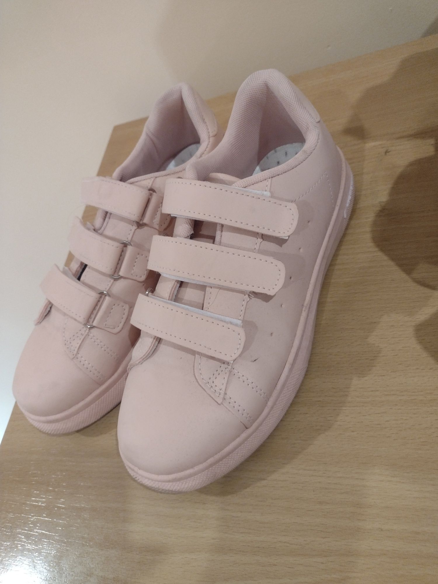 Buty damskie na rzepy r 38