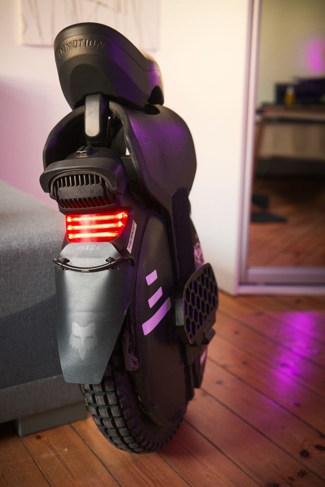 Inmotion V11 monocykl z upgrade’ami