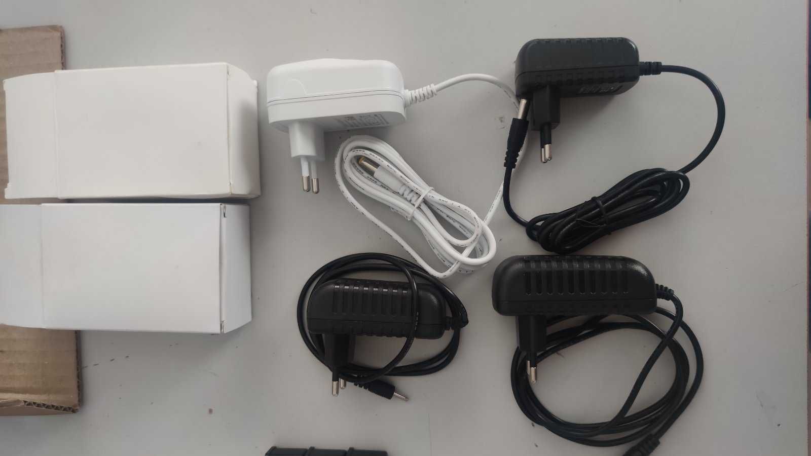 Блоки живлення різних типів 9v - 1000 mA/5v - 2000 mA /12v - 2000 mA