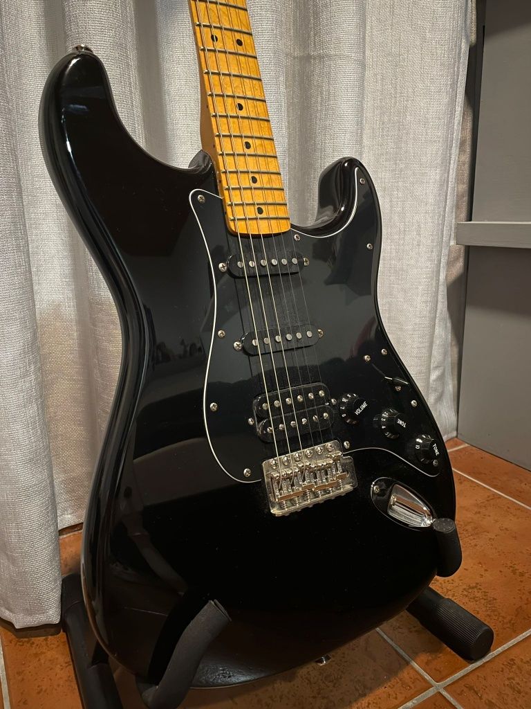 Guitarra Eléctrica Fender Squier