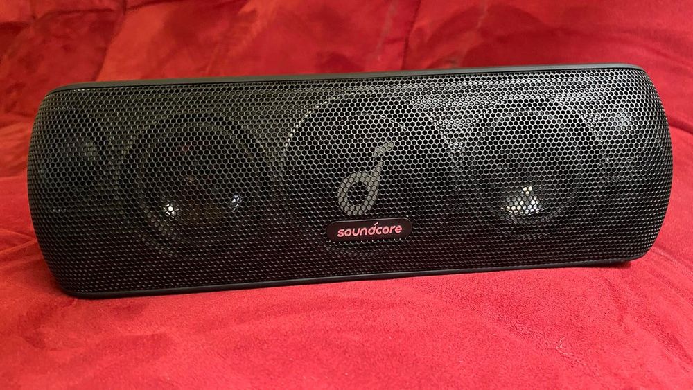 Портативна колонка Anker Soundcore Motion+;  + чохол.
