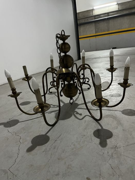 Vende-se candeeiro de 8 braços