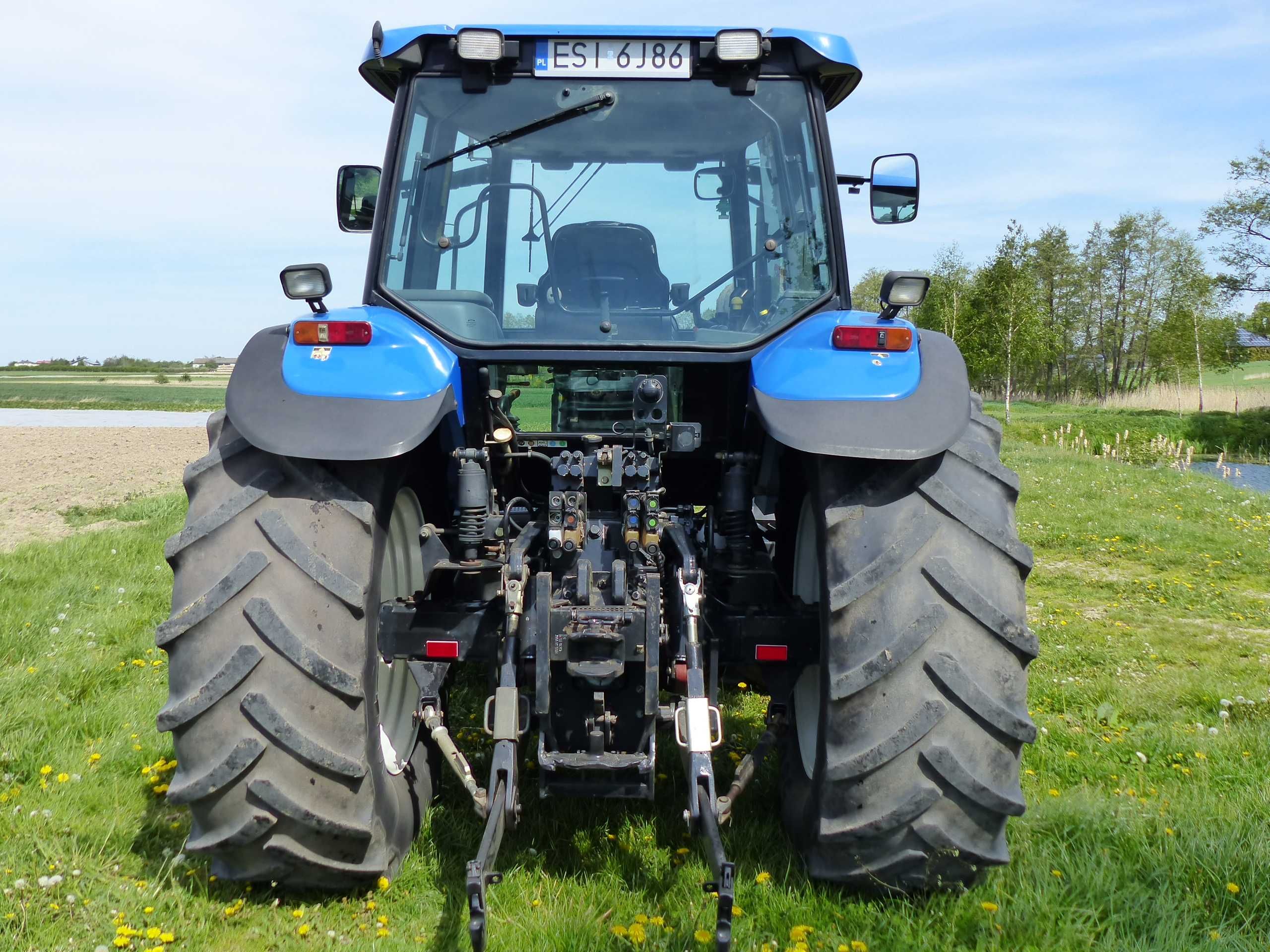 New Holland TM140