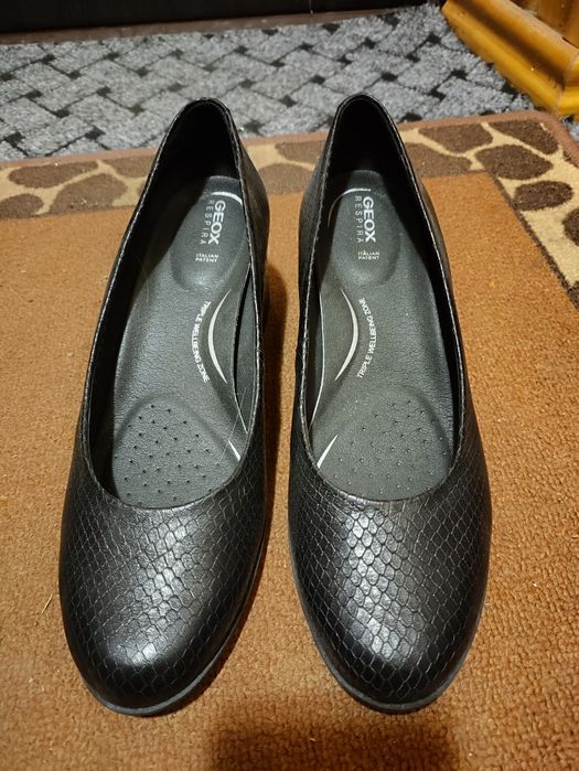 Класичні туфлі Geox 39 розміру