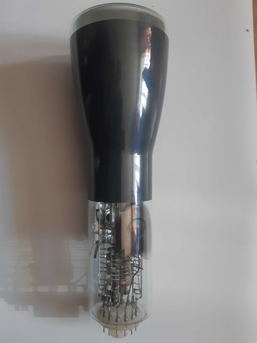 Електроннопроменева трубка 8ЛО7И